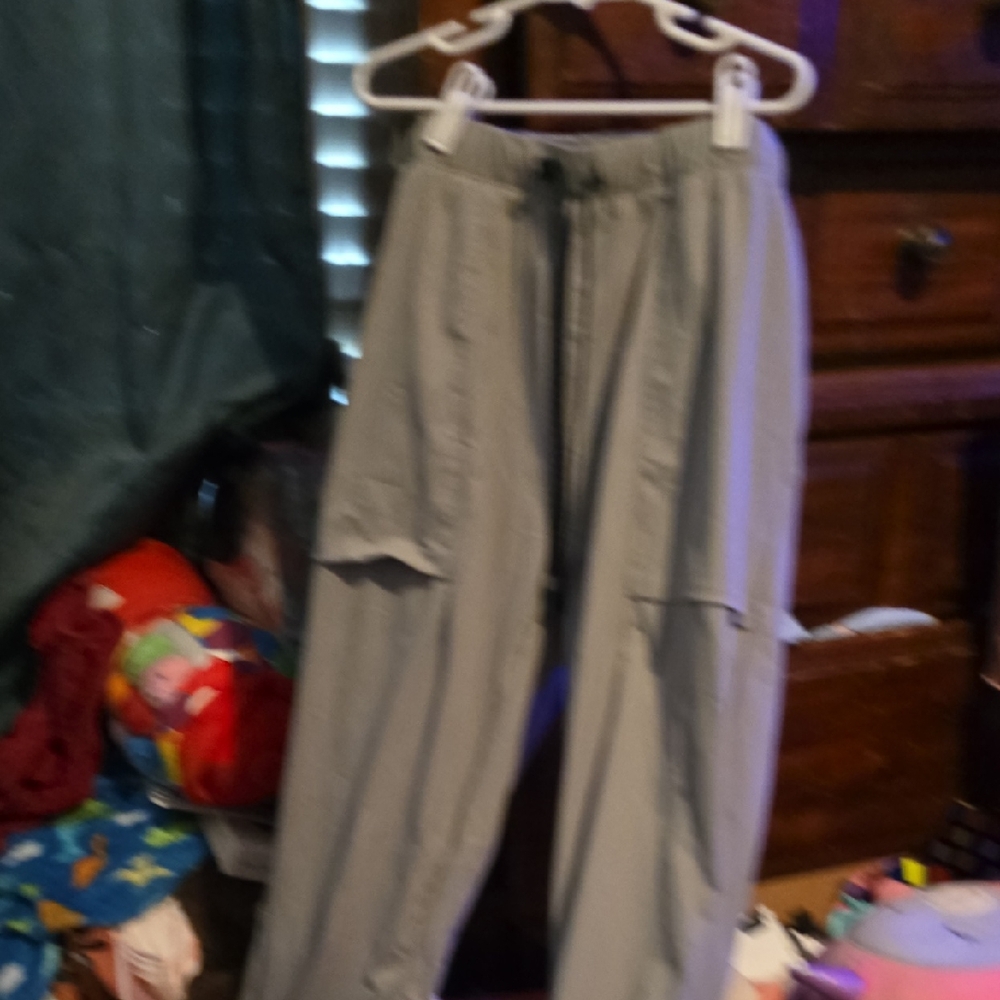 !!.         Mens L Light Gray  Cargo Joggers. S1